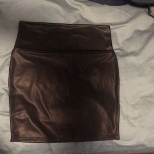 Pleather mini skirt🖤
